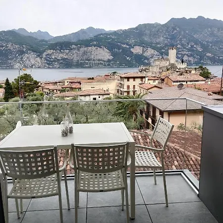 Blue Sky Garda - Zaffiro Apartment Malcesine Exterior photo